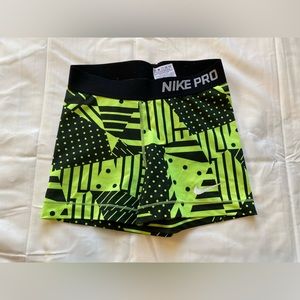 NIKE PRO 3-in Spandex (Size S)